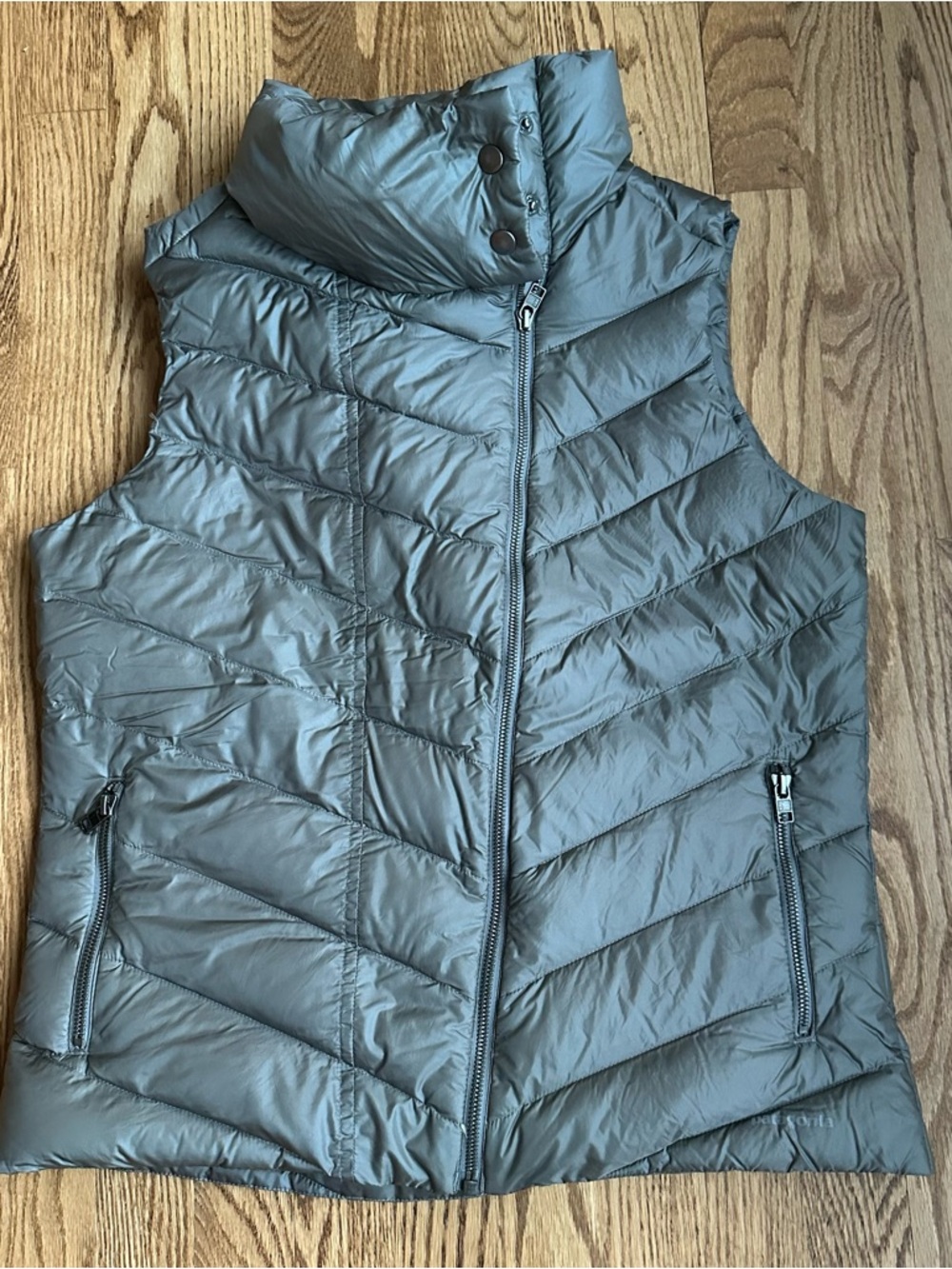Patagonia Women’s Prow Down Puffer Vest Size Large
